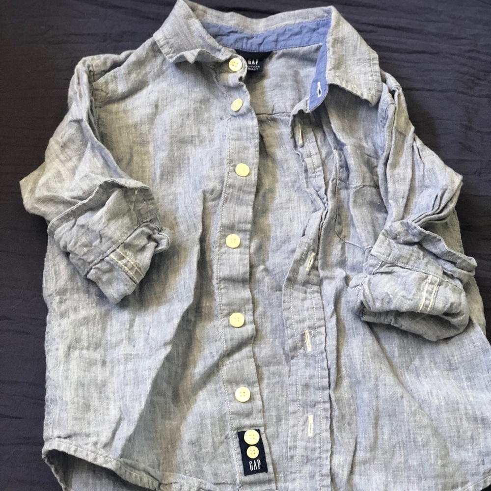 Gap button down